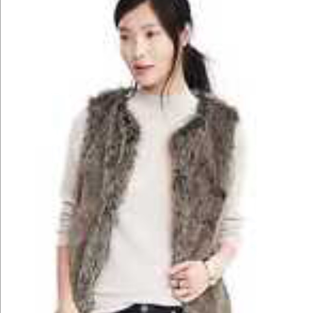 New without tags Banana Republic faux fur vest