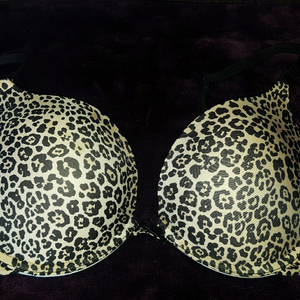 Leopard print VS bra