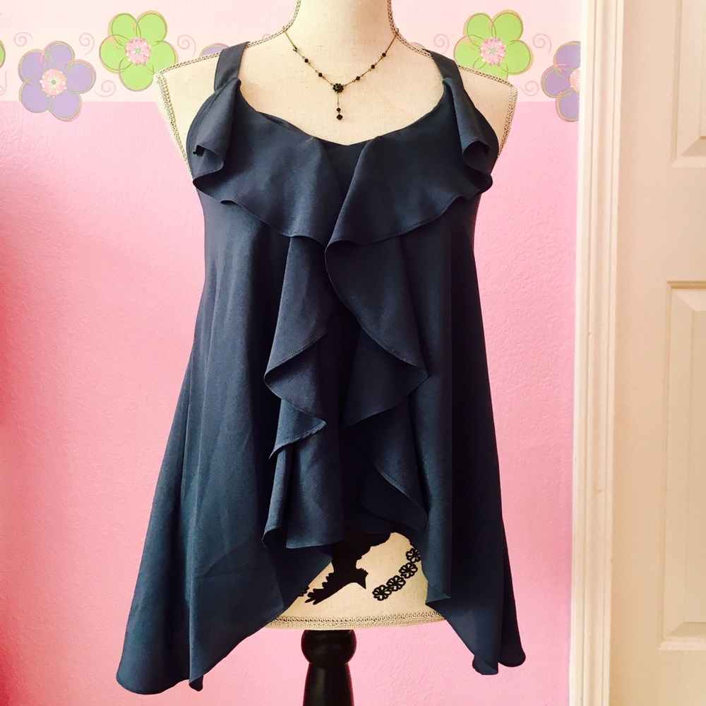 Cute and sexy BCBG blouse💜