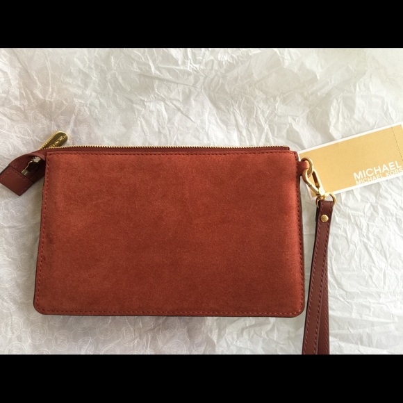 MICHAEL KORS LEATHER WRISTLET - Picture 3 of 5