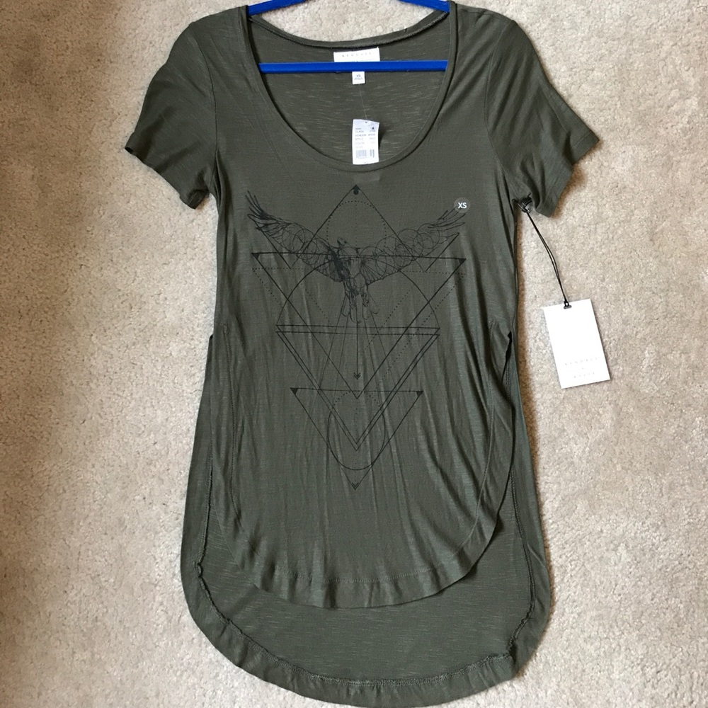 High-low graphic tee