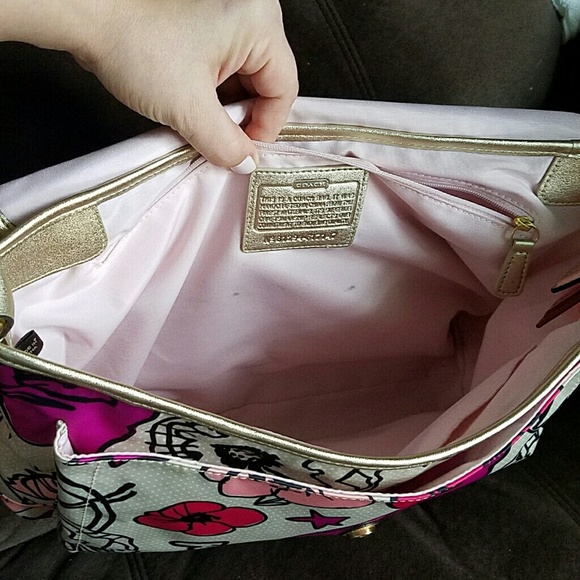 Coach Poppy Messenger Bag - Picture 3 of 6