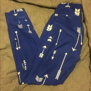 ❌sold❌Lularoe Blue Arrow OS