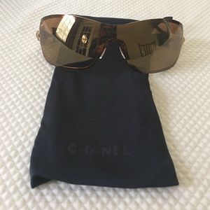 Chanel flower sunglasses