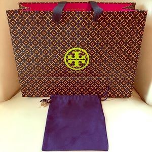 Tory Burch shopping bag / Suede-like jewelry pouch