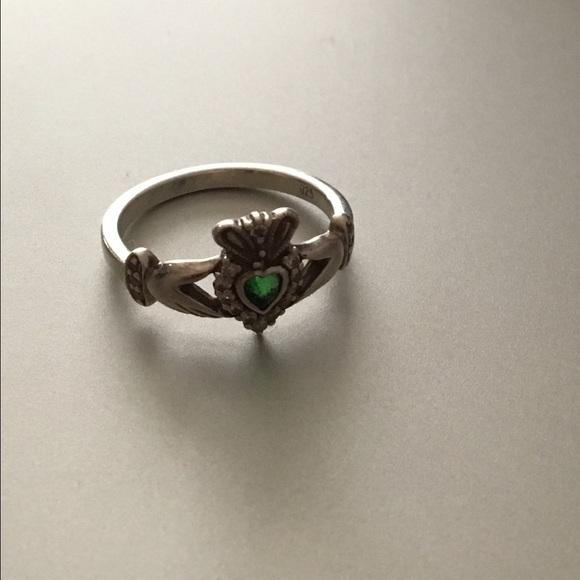 Irish Claddagh Ring - Picture 2 of 2