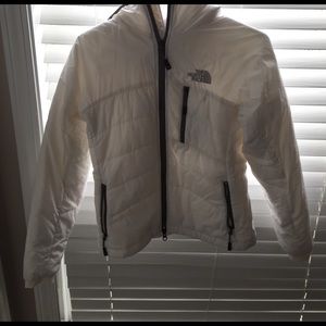 The north face light weight puffy jacket