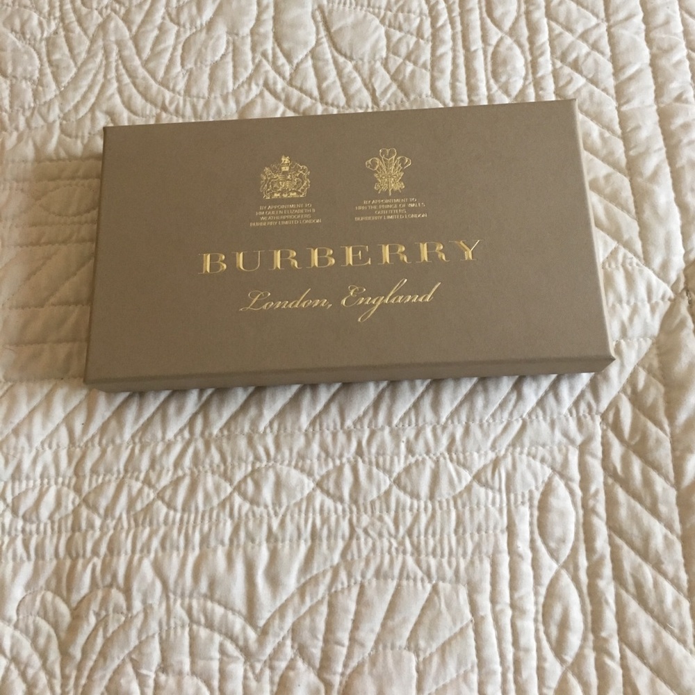 Burberry empty wallet box