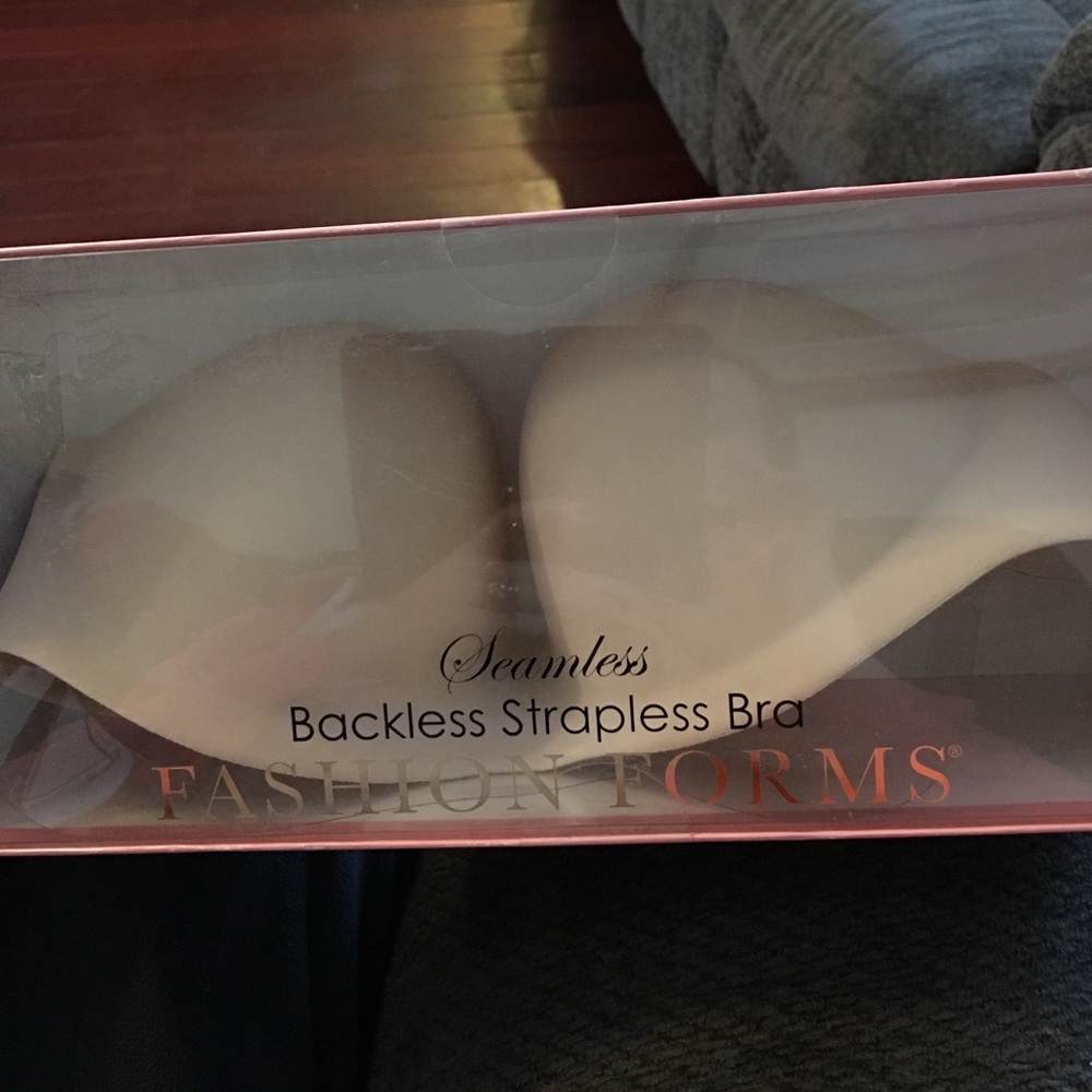 Backless/strapless bra and dress tape