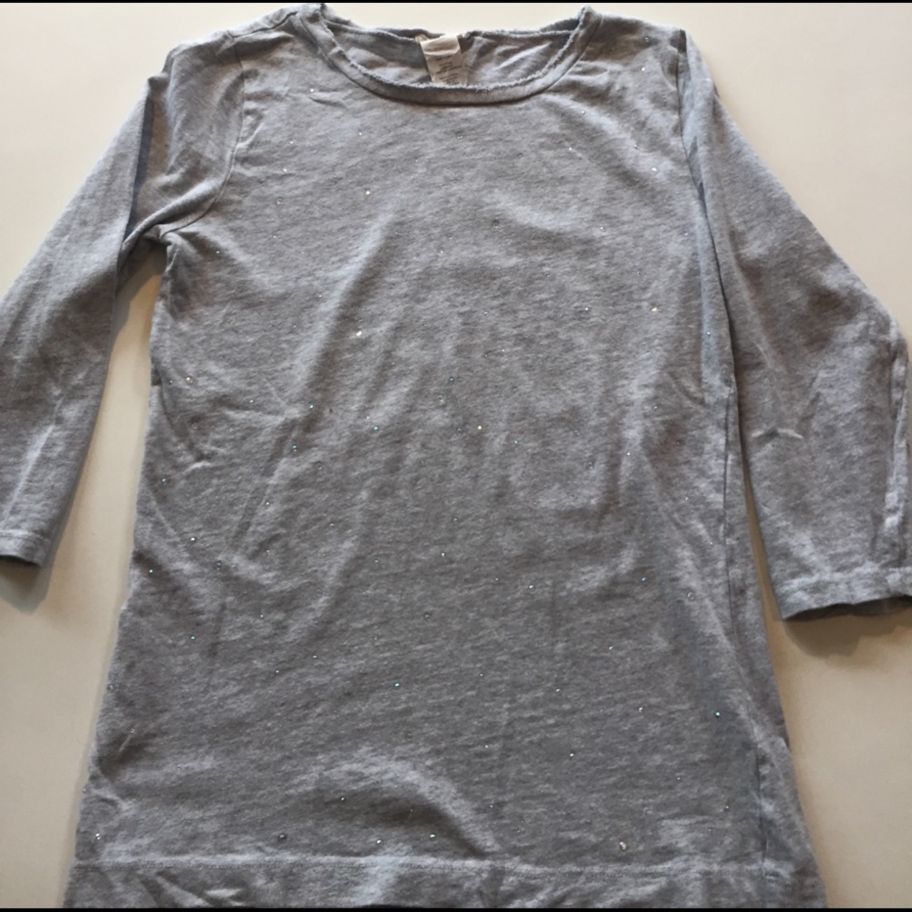 Soft grey 3/4 sleeve tee with crystals
