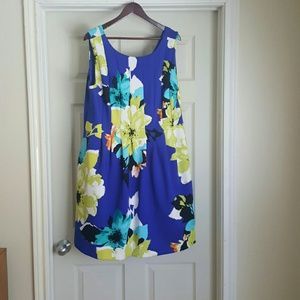Vince Camuto Floral Scuba Dress with Pockets