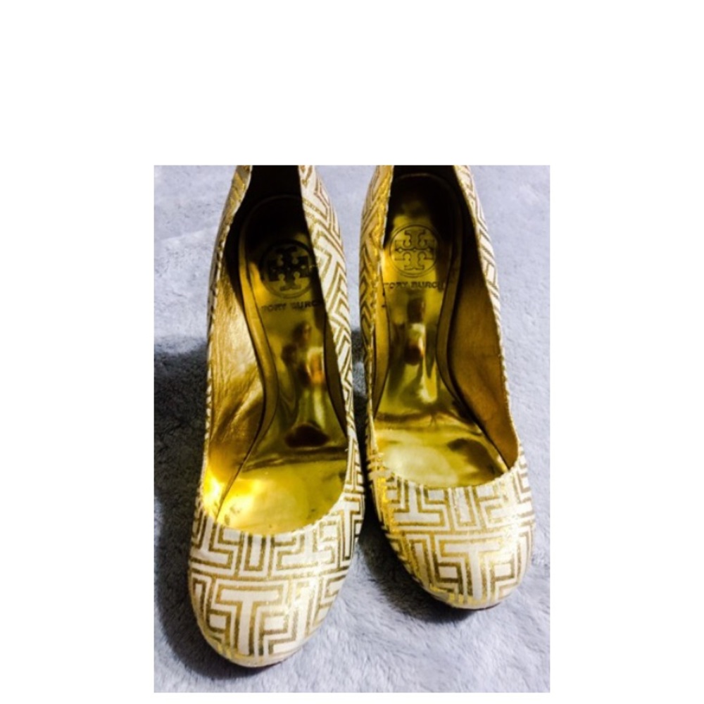 Tory Burch Gold Mettliv T print pumps 👠