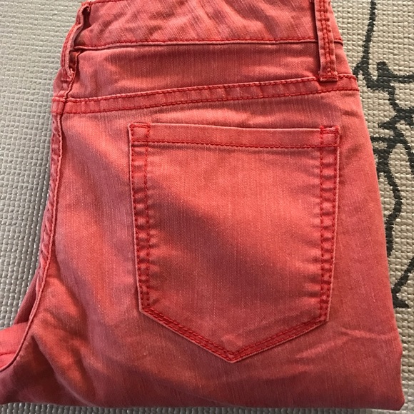 Mossimo crop jeans - Picture 3 of 3