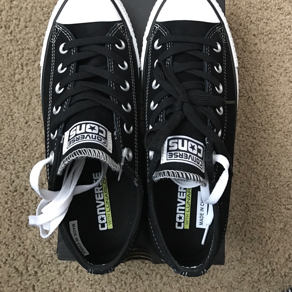 NIB Converse - Picture 4 of 4