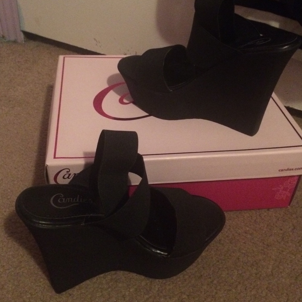 Worn twice black hedges