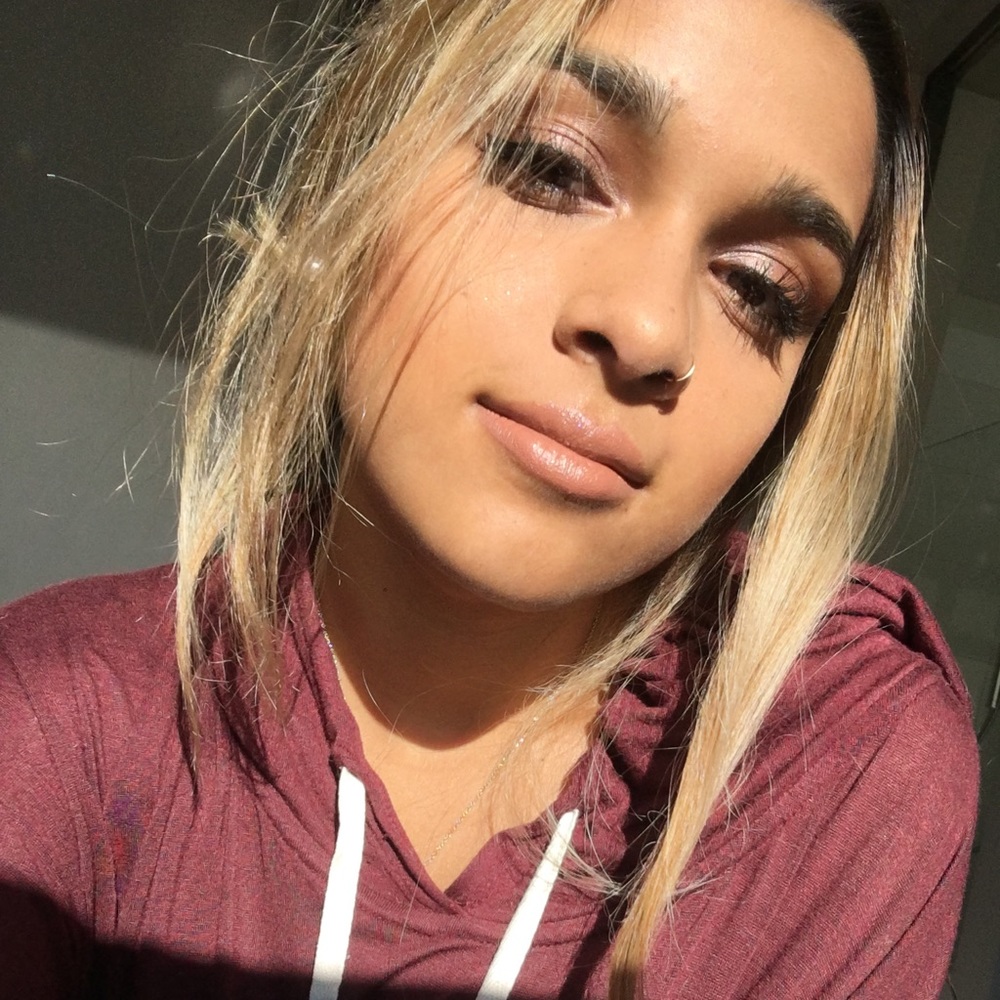 Meet your Posher, Savera