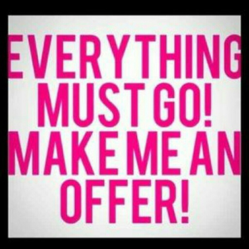 Everything must go, moving sale