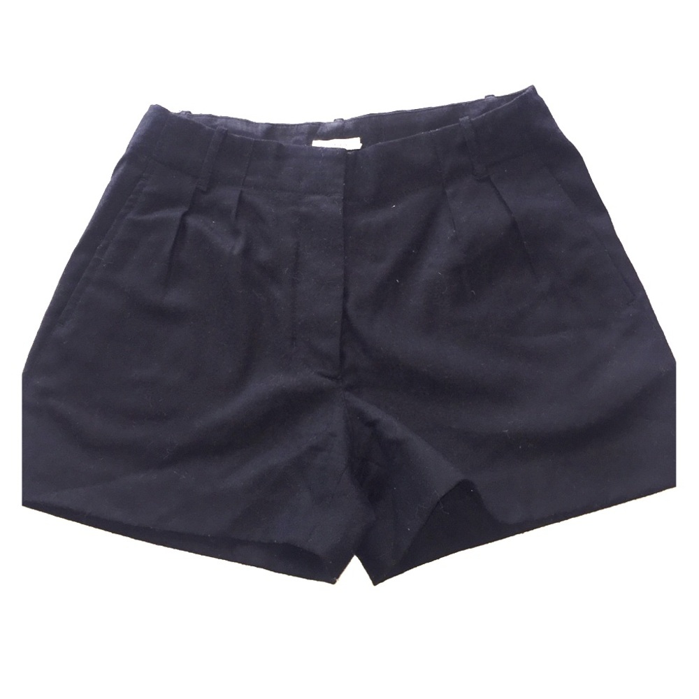 Tailored wool shorts