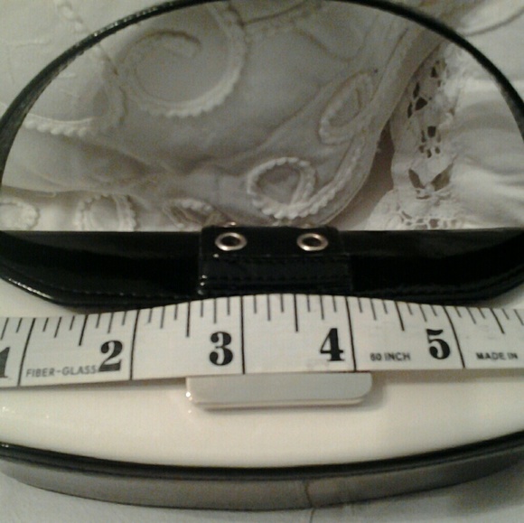 GIRLS MINI BLACK & WHITE PURSE/BAG MAGT. CLOSIER - Picture 6 of 8
