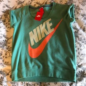 NEW Nike short sleeve sweatshirt