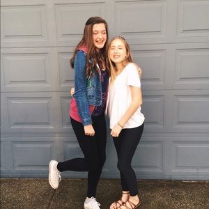 Meet your Posher, Caitlin