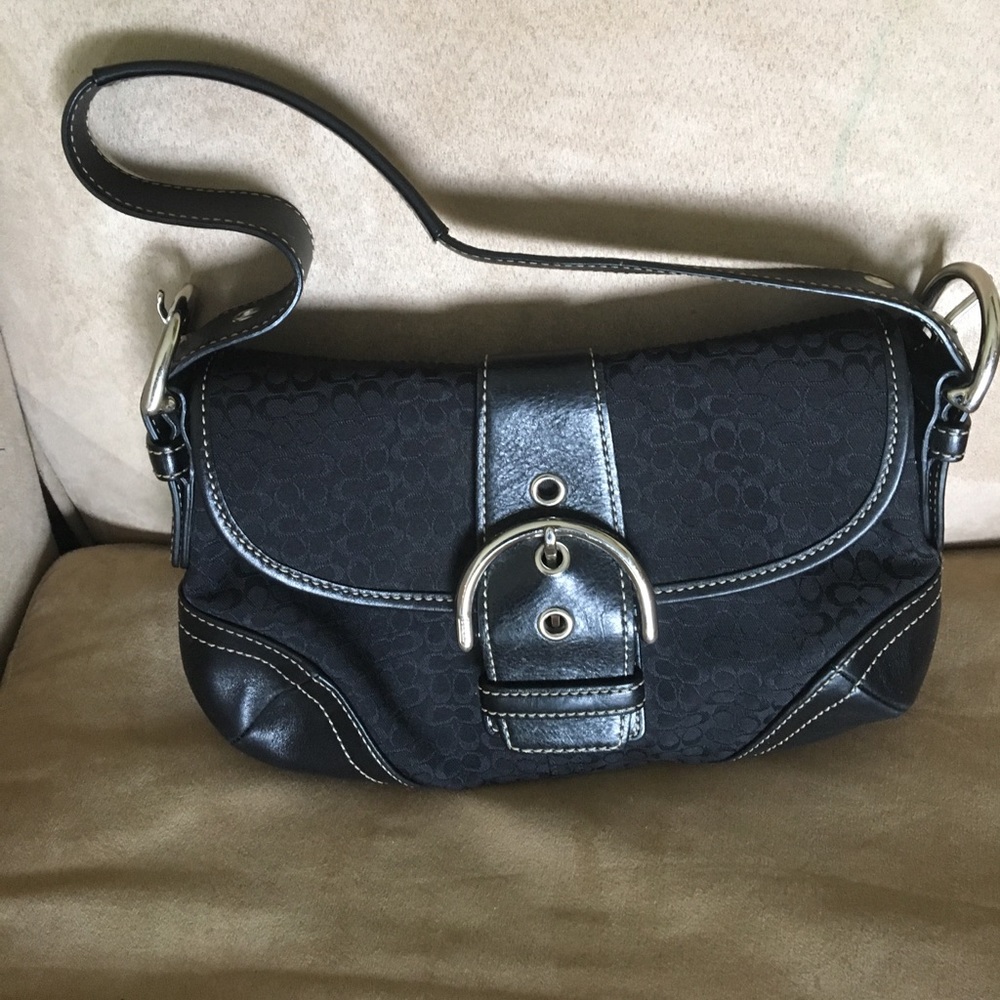 Small Coach shoulder purse