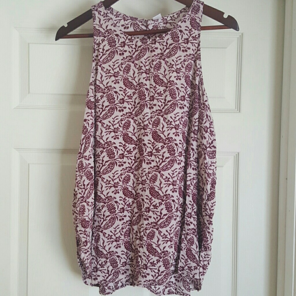 Group of Old Navy sleeveless blouses - Picture 2 of 3