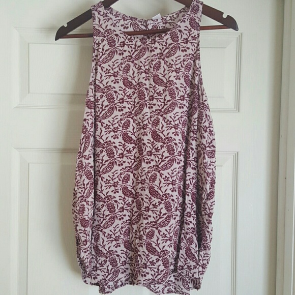 Group of Old Navy sleeveless blouses - Picture 2 of 3