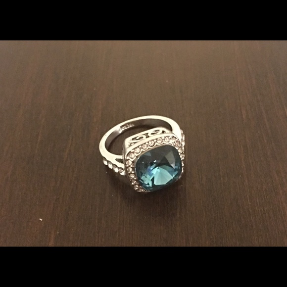 Austrian Crystal ring - Picture 1 of 3