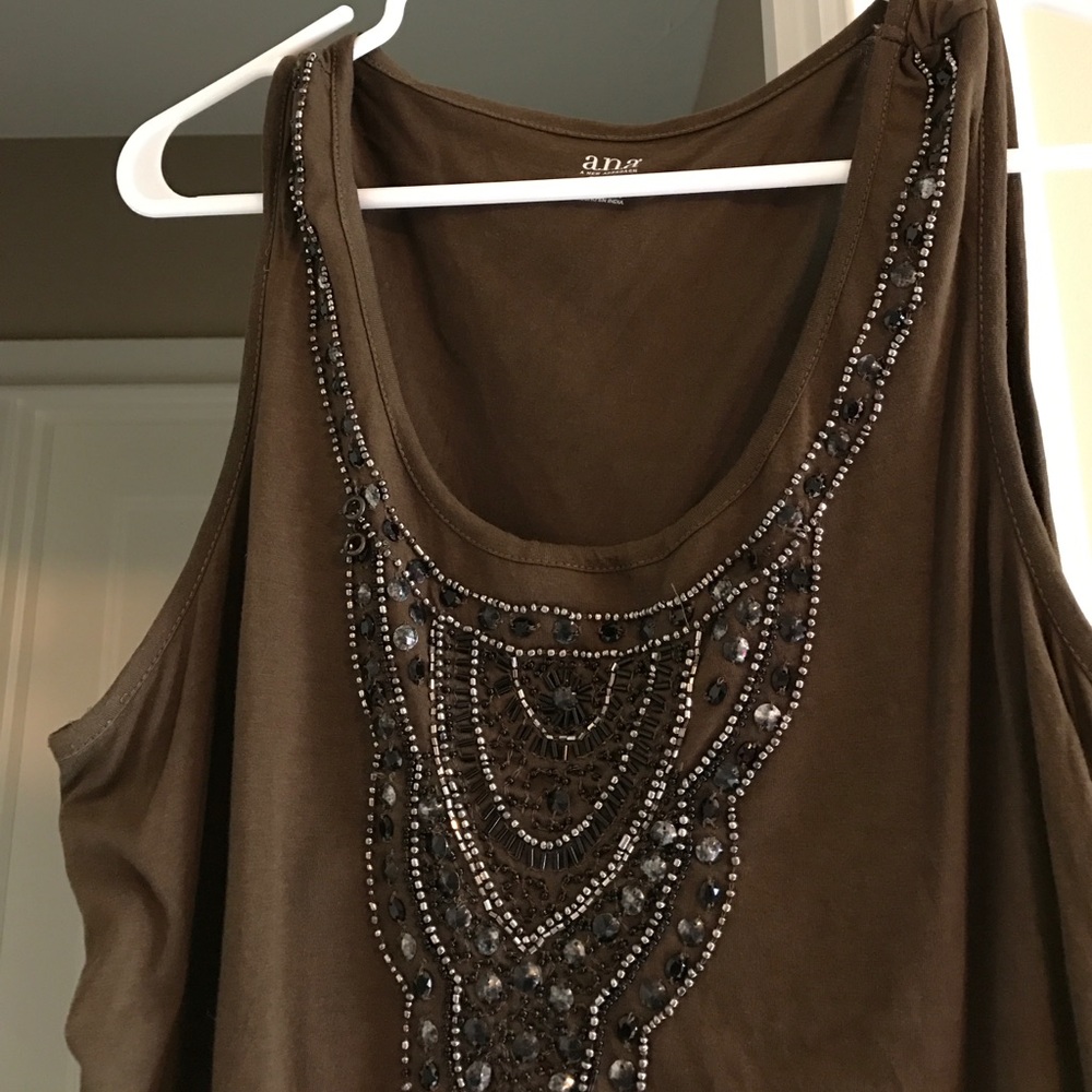 a.n.a. Tank with designer stones