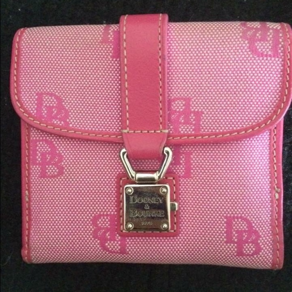 Dooney & Bourke wallet