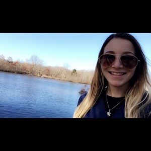 Meet your Posher, Adrianna