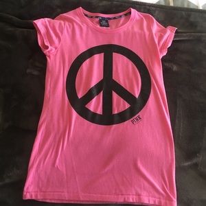 VS pink tshirt