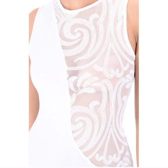 ❣️Sale was $45 down sizing❣️ Sequined swirls white dress - Picture 3 of 5