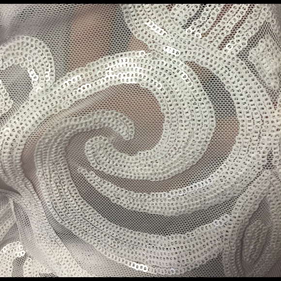 ❣️Sale was $45 down sizing❣️ Sequined swirls white dress - Picture 5 of 5