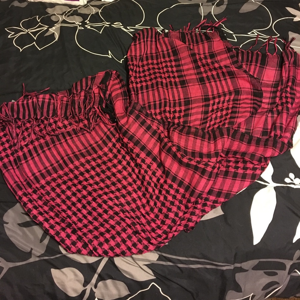Checkered scarf