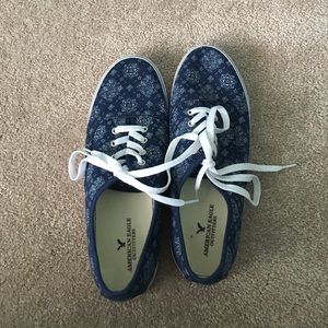 Lace up sneakers AEO