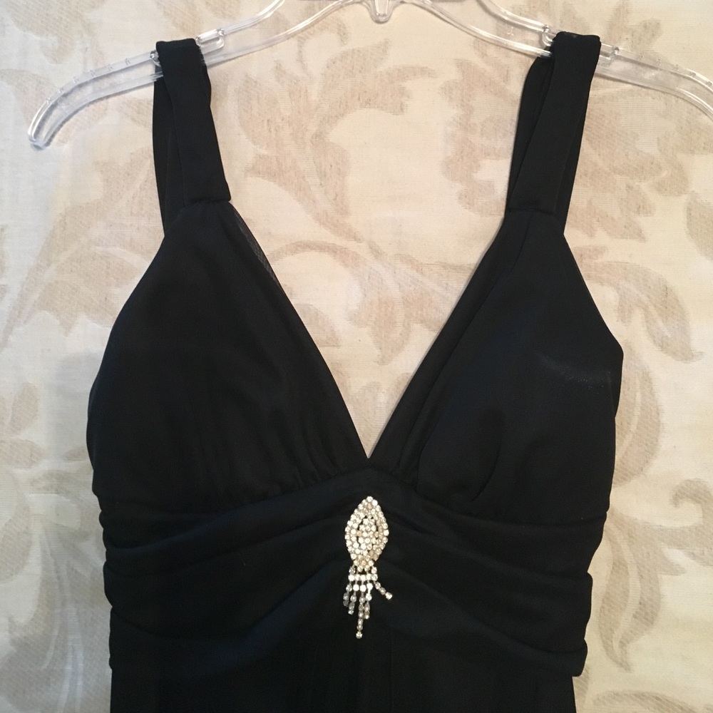 Dress - Picture 3 of 5