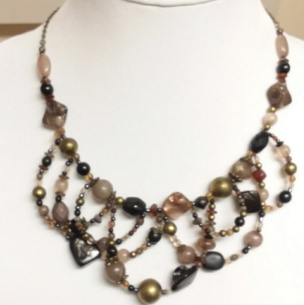 Gorgeous Earth Tone Necklace 19"