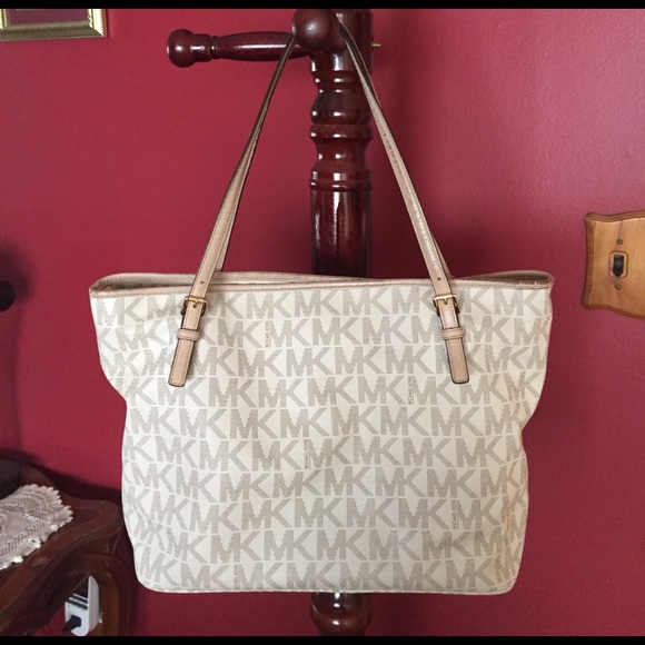 Authentic MK Spring 🌼🌺💐 - Picture 2 of 4