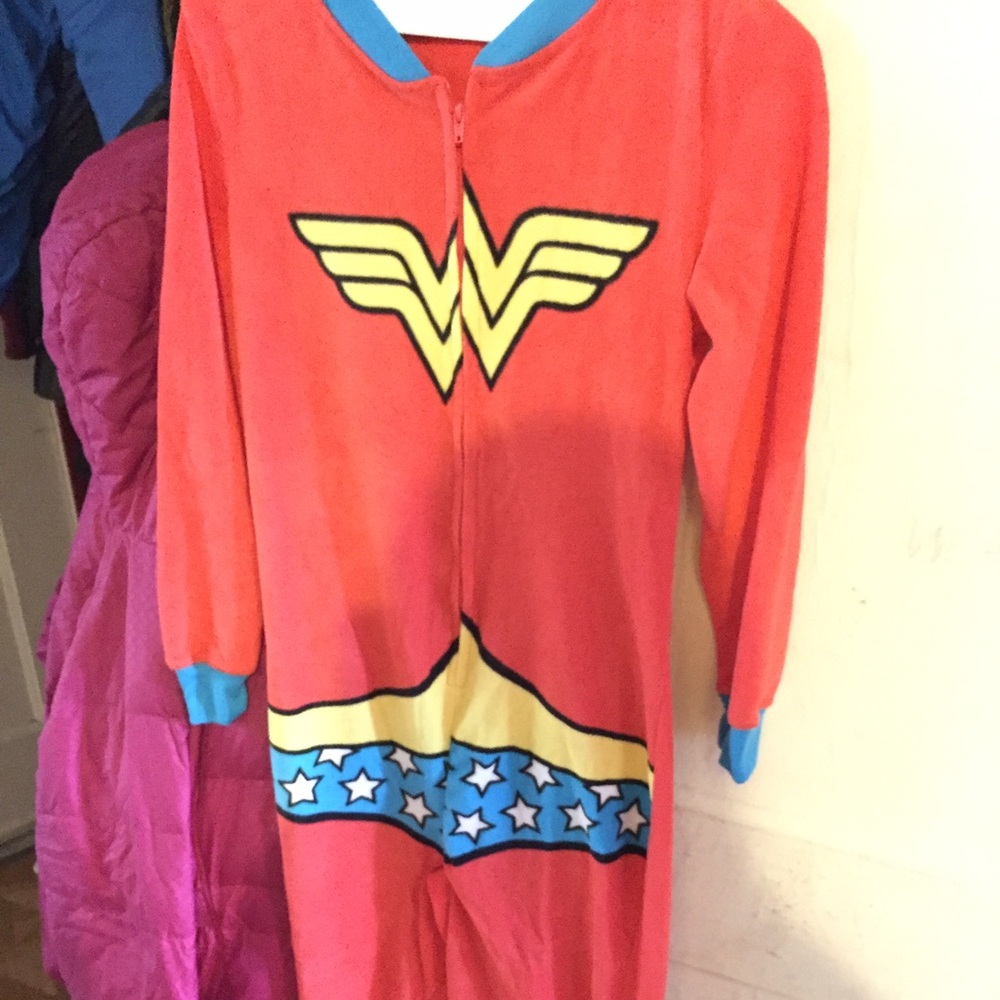 Juniors onesie of wonder women!