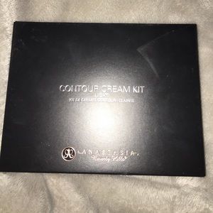 Anastasia Beverly Hills Cream Kit (Light)