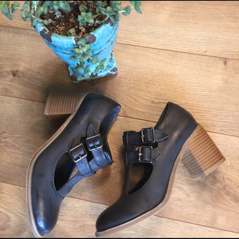Mia Girl Gretchen, Matte Black Buckle Heels