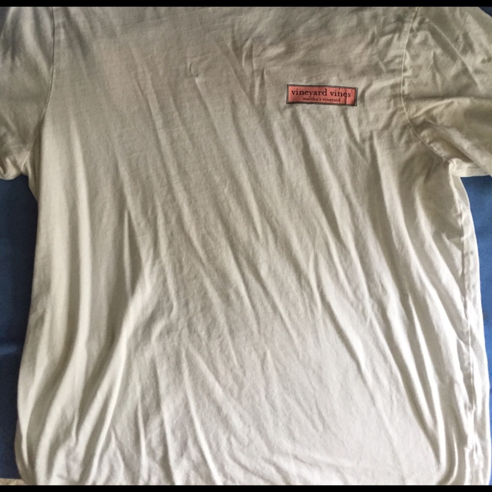 Vineyard Vines T shirt