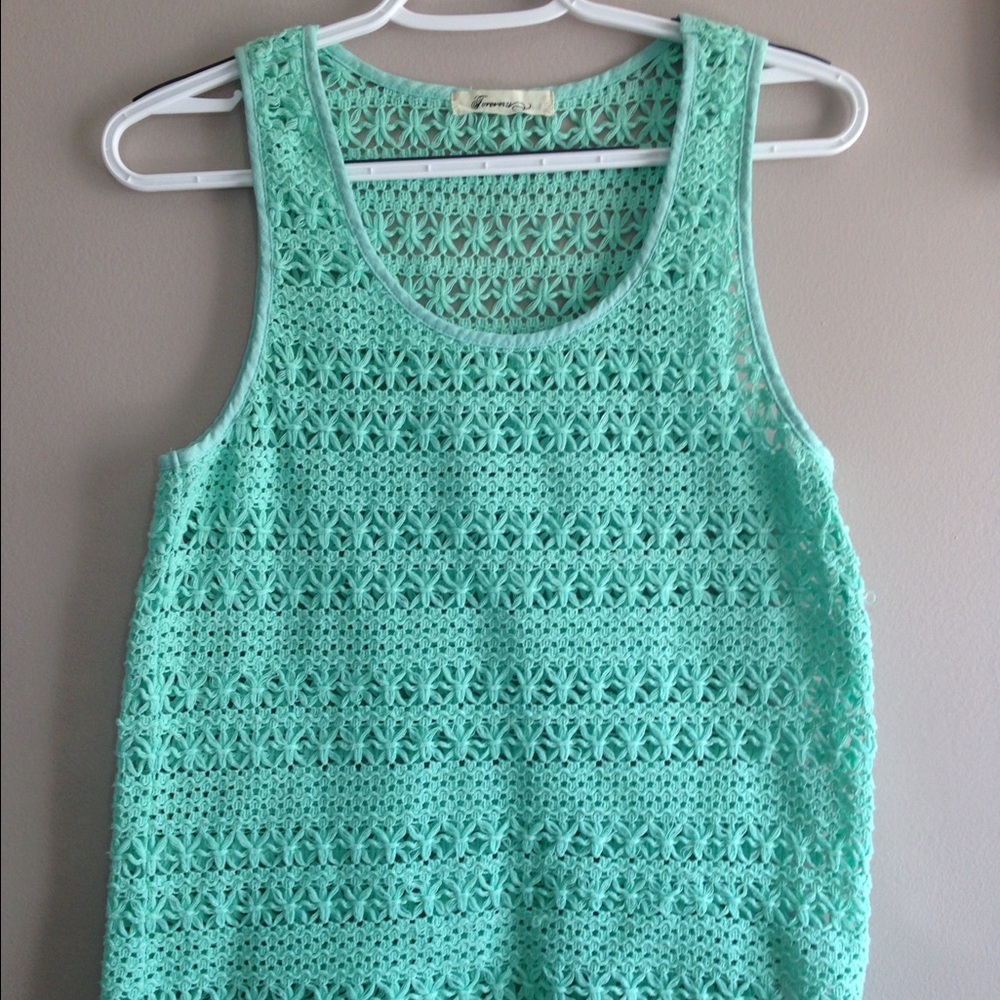 Forever 21 crochet top size S
