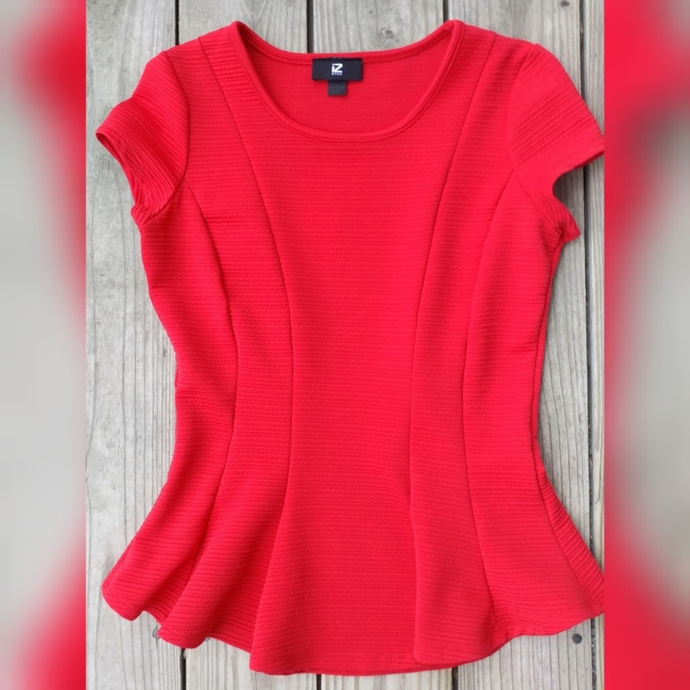 Juniors IZ BYER size M red textured peplum top