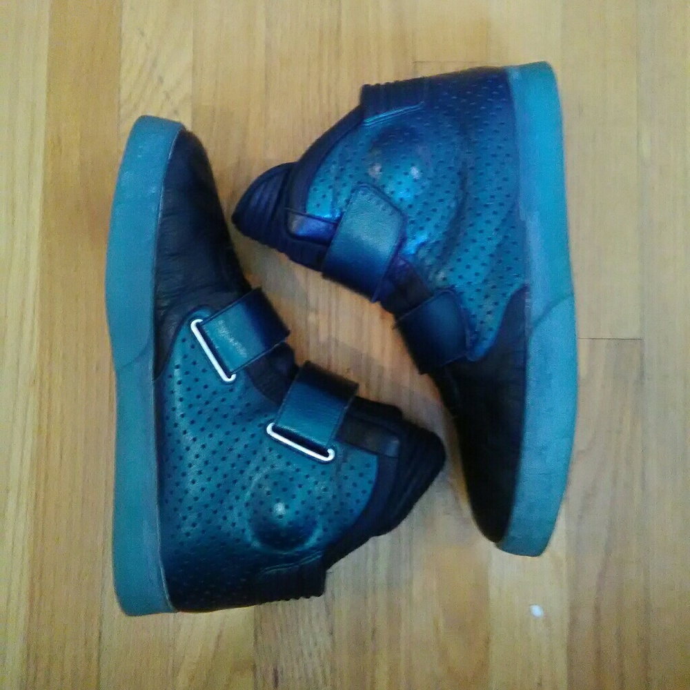 Nike Rare Flystepper 2K3 Luxe Eel Edition