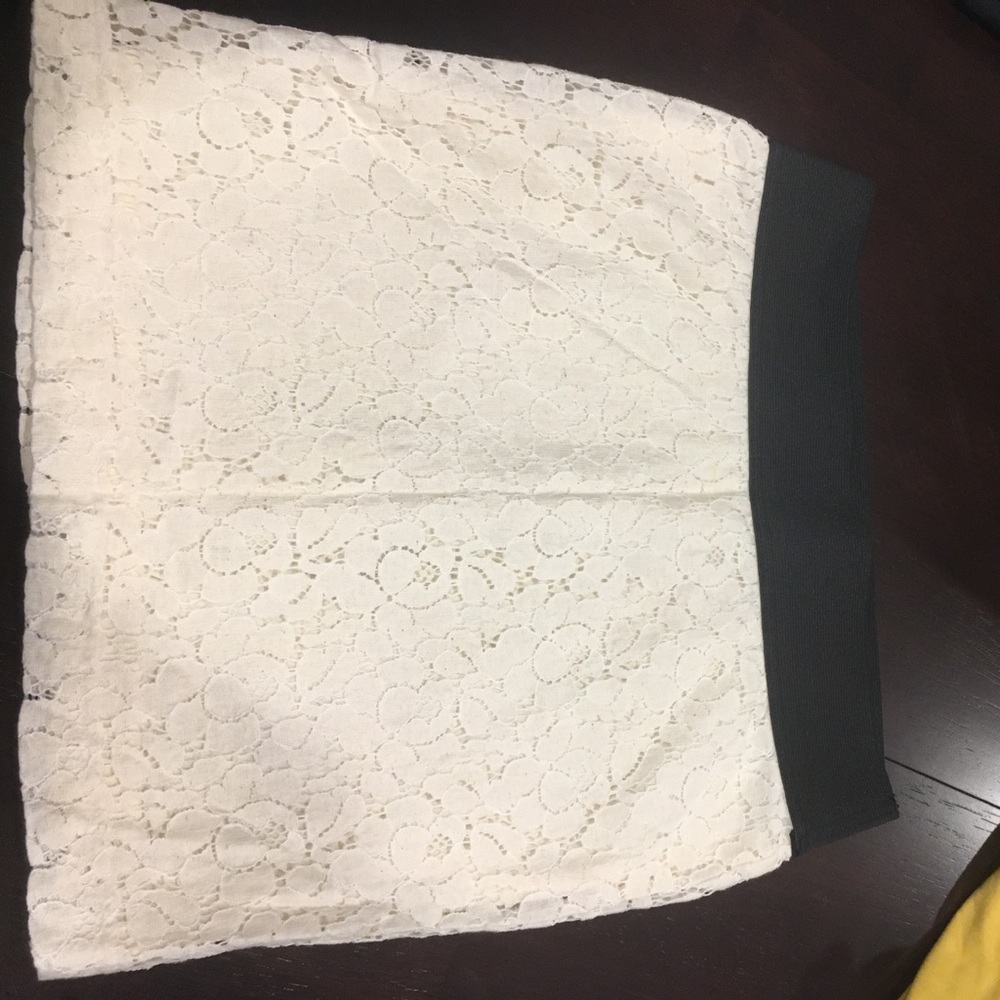 White lace skirt with black elastic band