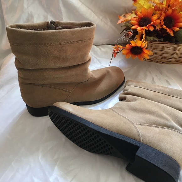 💥💥NWOT boots /never wear/ inside fur size 7 - Picture 1 of 4