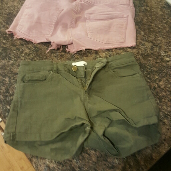 Army green H&m shorts - Picture 3 of 3